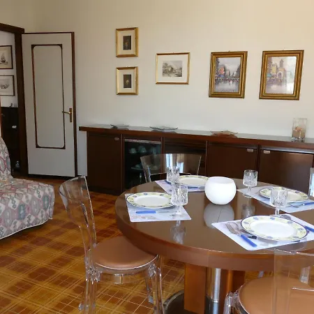Rosina By Interhome סנטו סטפנו אל מארה
